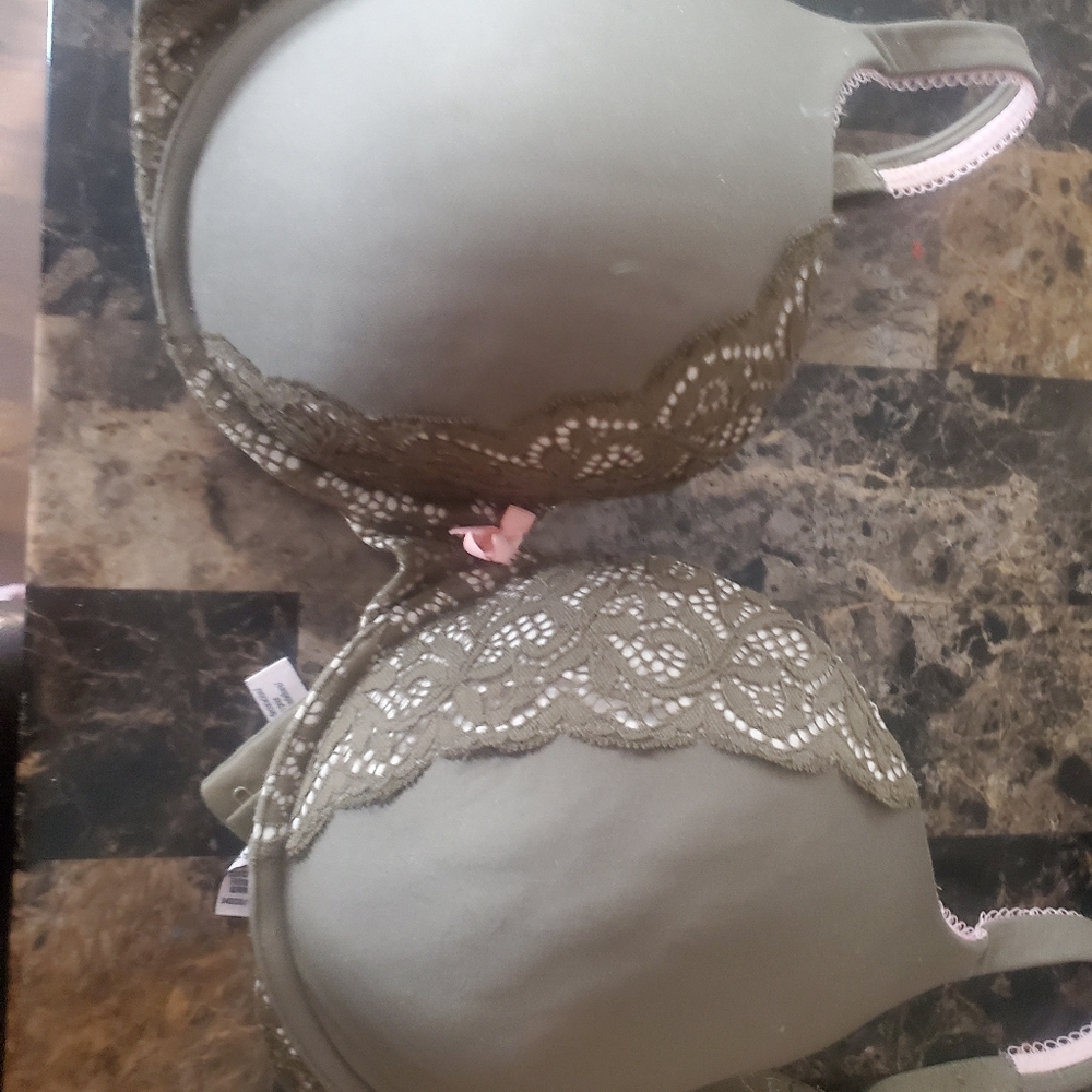 Victoria Secret 34DDD